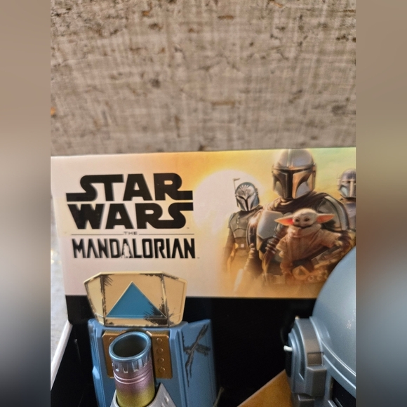 New Star Wars Madalorian Mask And Gauntlet Set Hasbro Disney Nerf - Picture 6 of 10